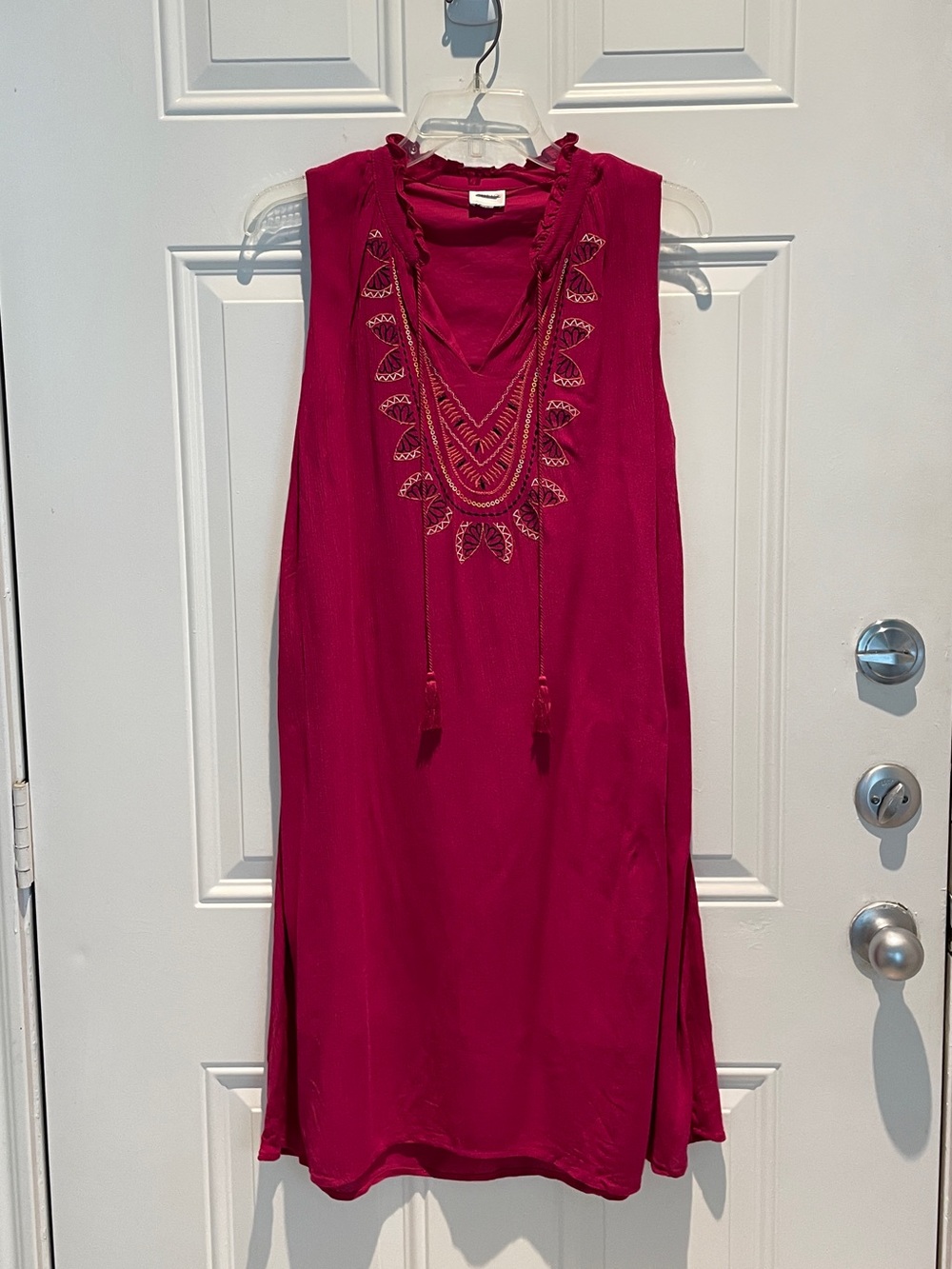 Cupio Deep Pink Embroidered Tassels Sleeveless V-cut Shift Mini Dress Size Small